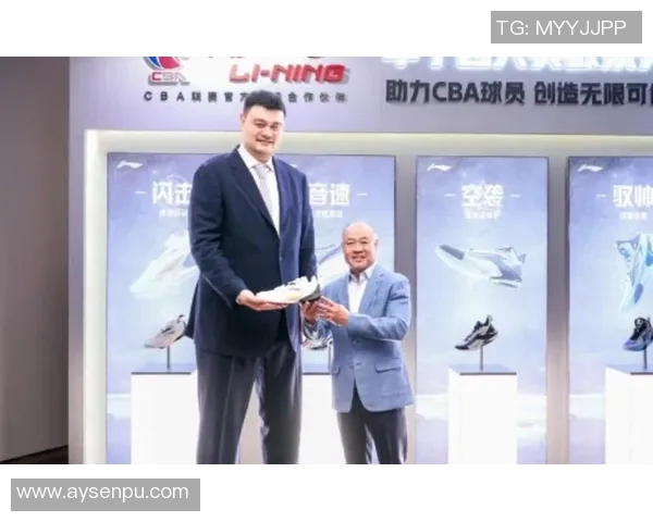 姚明与张宁:篮球与羽毛球的传奇对决与体育精神的完美交融 姚明与张宁:篮球与羽毛球的传奇对决与体育精神的完美交融