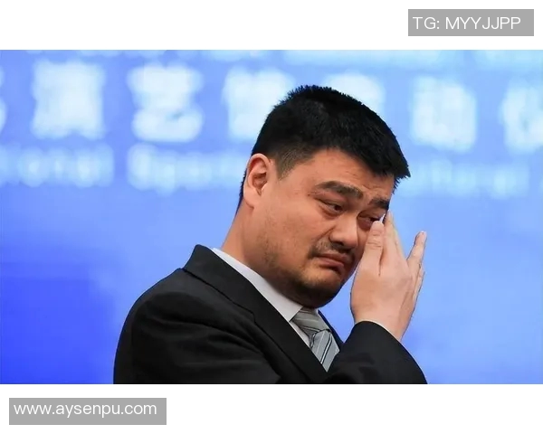 姚明因健康原因无法亲自签名球迷们的期待与遗憾交织在一起 姚明因健康原因无法亲自签名球迷们的期待与遗憾交织在一起