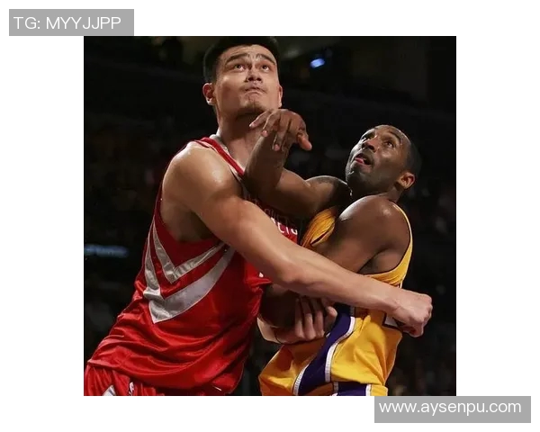 姚明幽默互动让乔丹捧腹大笑展现篮球巨星间的友谊与默契 姚明幽默互动让乔丹捧腹大笑展现篮球巨星间的友谊与默契