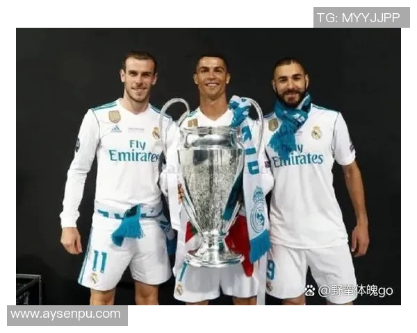 闪耀绿茵场的足球明星项链推荐与精选图片展示 闪耀绿茵场的足球明星项链推荐与精选图片展示